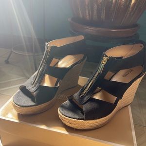 MICHAEL Michael Kors DAMITA WEDGE CANVAS!